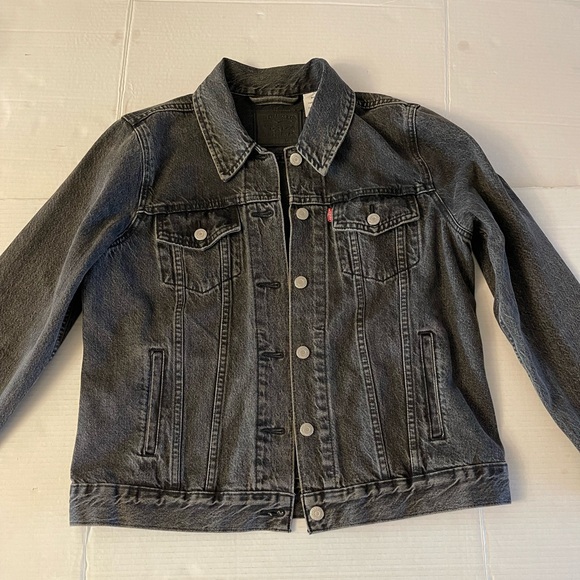 Levi's Original Black Denim Trucker Jacket - Picture 5 of 8